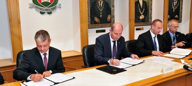 Új együttműködési megállapodást kötött a Miskolci Egyetem és a TAKATA