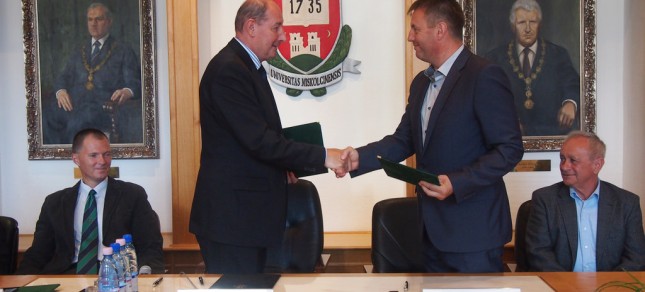 Együttműködési megállapodást kötött a Műszaki Földtudományi Kar és Mád önkormányzata