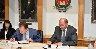 Együttműködési megállapodás született az Eperjesi Egyetemmel