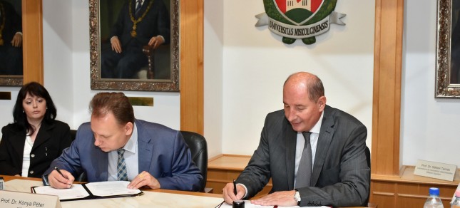 Együttműködési megállapodás született az Eperjesi Egyetemmel