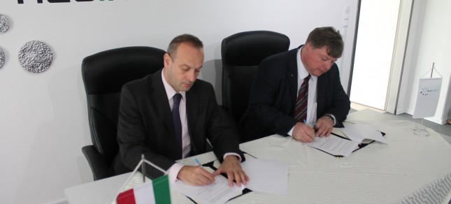 Együttműködési megállapodást kötött a Miskolci Egyetem és az Aluinvent Zrt.