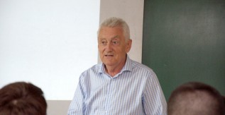 Kálmán Sándor chip tervező mérnök tartott előadást a Miskolci Egyetemen