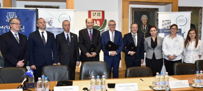 Együttműködési megállapodást írt alá a Miskolci Egyetem és az SEG Automotive